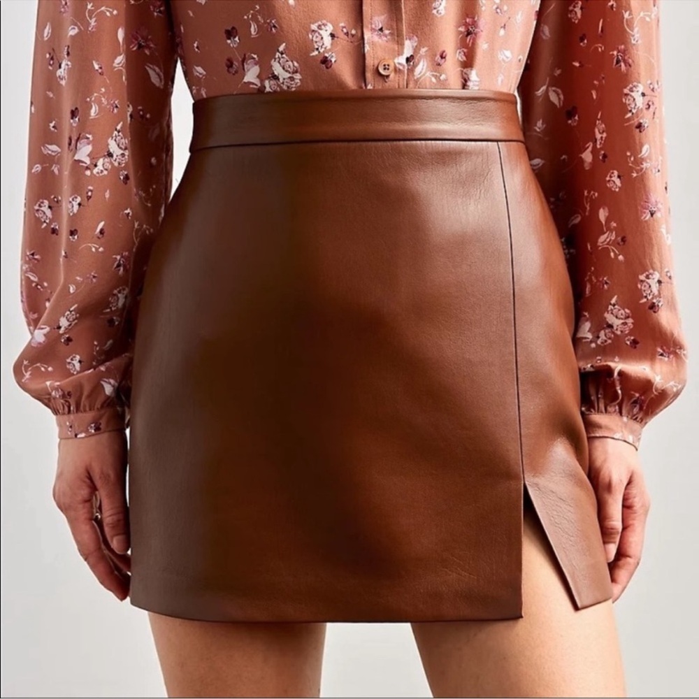 Aritzia Wilfred Tempest Skirt